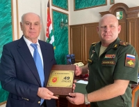 АСЛАН БЖАНИЯ ВСТРЕТИЛСЯ С КОМАНДИРОМ ВОЕННОЙ БАЗЫ ЮВО В АБХАЗИИ ОЛЕГОМ СЕНЬКОВЫМ