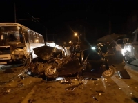 ДВА ЧЕЛОВЕКА ПОГИБЛИ В РЕЗУЛЬТАТЕ АВАРИИ В СУХУМЕ
