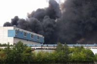 НА ЮГЕ МОСКВЫ ГОРИТ ЗДАНИЕ ЦЕХА НА ТЕРРИТОРИИ БЫВШЕГО ЗАВОДА ЗИЛ