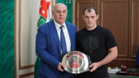 АСЛАН БЖАНИЯ ПРИНЯЛ  БАТАЛА ЧЕЖИЯ