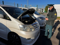ДВА КОНФИСКОВАННЫХ АБХАЗСКИХ МИНИВЭНА ПЕРЕДАНЫ НА НУЖДЫ СВО