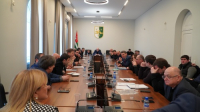 В ПАРЛАМЕНТЕ ПРОДОЛЖИЛОСЬ ОБСУЖДЕНИЕ ТОПЛИВНЫХ ПОСТАВОК