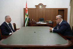 ПРЕЗИДЕНТ АБХАЗИИ ПРИНЯЛ РЕКТОРА РГСУ