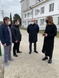 КРИСТИНА ОЗГАН ПРОИНСПЕКТИРОВАЛА ШКОЛЫ В ГУДАУТЕ И ГАГРЕ