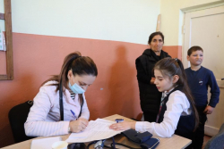 ДИСПАНСЕРИЗАЦИЯ ШКОЛЬНИКОВ ПРОДОЛЖАЕТСЯ