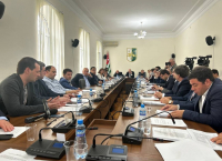 РАТИФИЦИРОВАН ПРОТОКОЛ О ЦЕЛЕВЫХ ЗНАЧЕНИЯХ СРЕДНЕЙ ЗАРПЛАТЫ РАБОТНИКОВ ГОСУЧРЕЖДЕНИЙ АБХАЗИИ НА 2023 ГОД