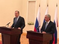СЕРГЕЙ ЛАВРОВ СЧИТАЕТ ВПОЛНЕ РЕАЛЬНЫМ ПОДПИСАНИЕ В РАМКАХ ЖЕНЕВСКИХ ДИСКУССИЙ  ПО СТАБИЛЬНОСТИ И БЕЗОПАСНОСТИ В ЗАКАВКАЗЬЕ   ЮРИДИЧЕСКИ ОБЯЗЫВАЮЩЕГО  ДОКУМЕНТА  О НЕПРИМЕНЕНИИ СИЛЫ